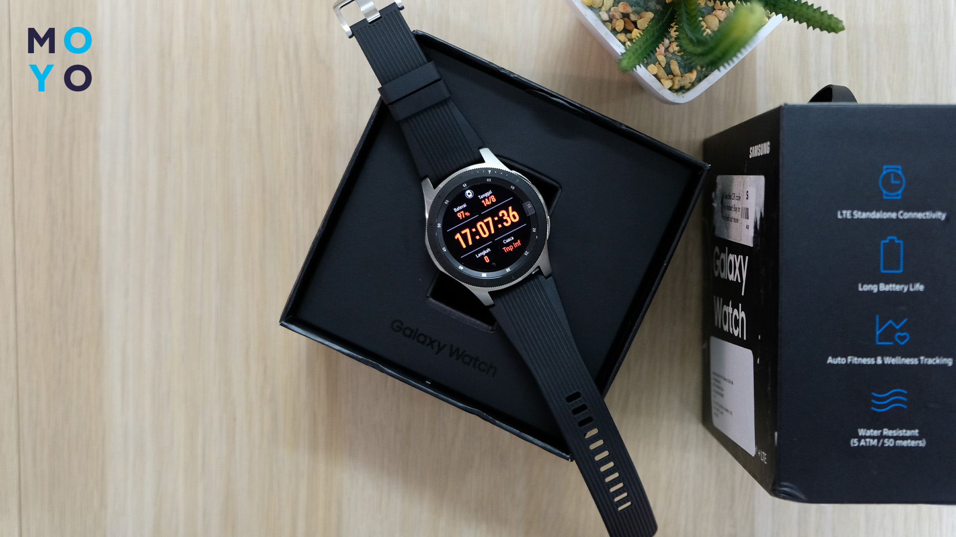 жіночий розумний годинник Samsung