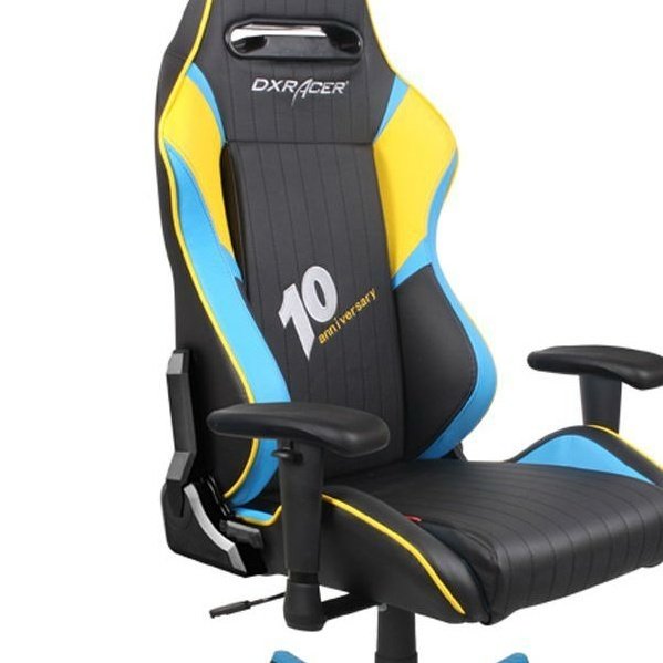 Компьютерное кресло для геймера dxracer