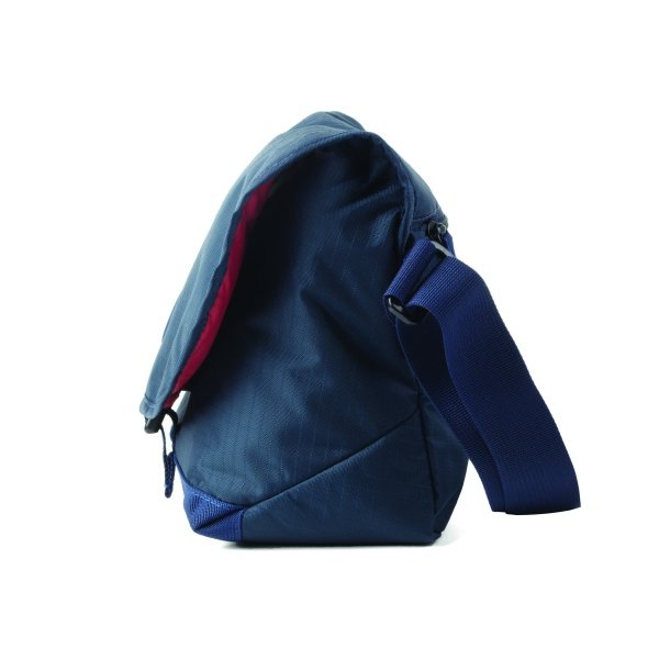 Crumpler flying duck store sling 4000