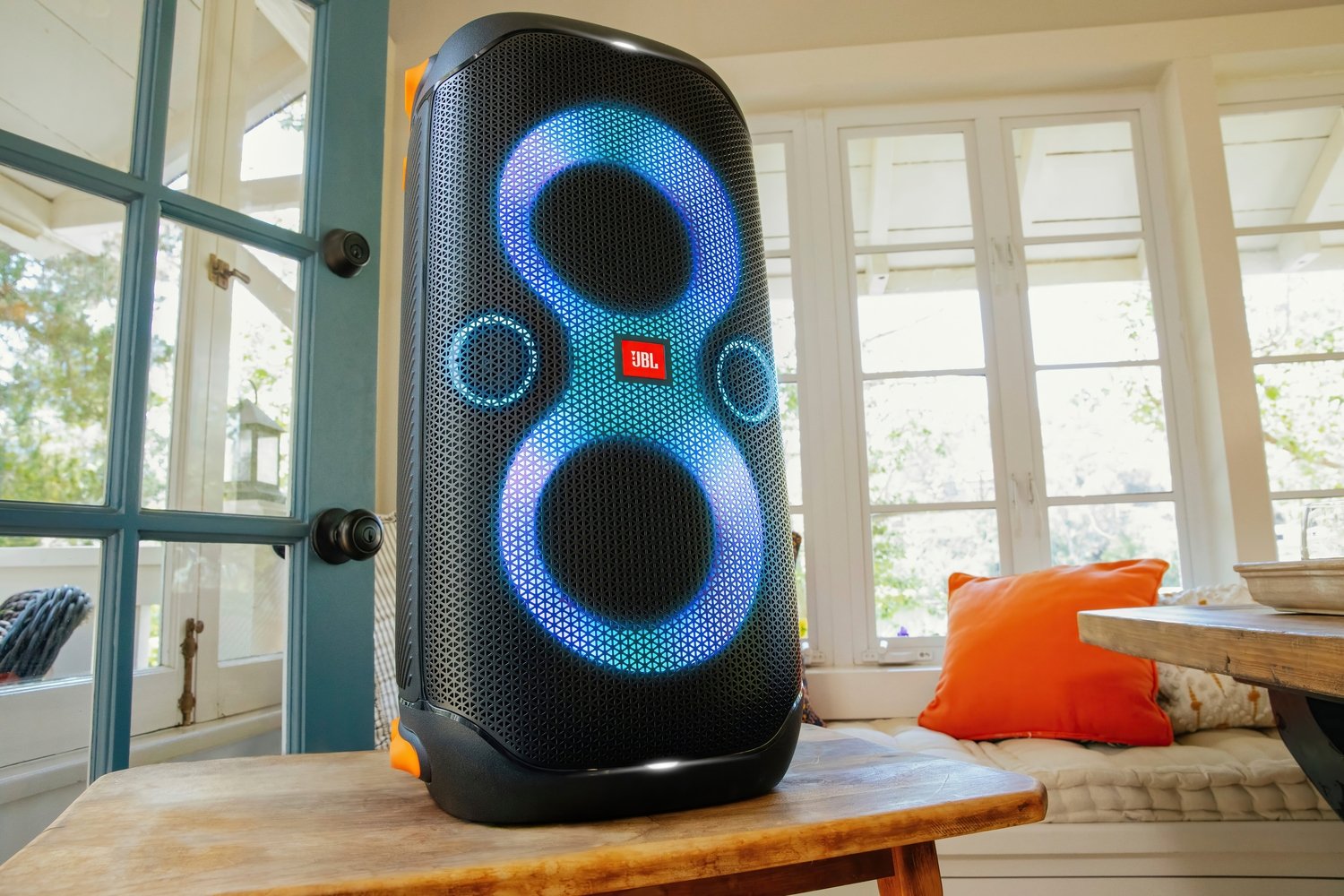 Акустическая система JBL PartyBox 110 (JBLPARTYBOX110EU) – купить и купить в MOYO width=