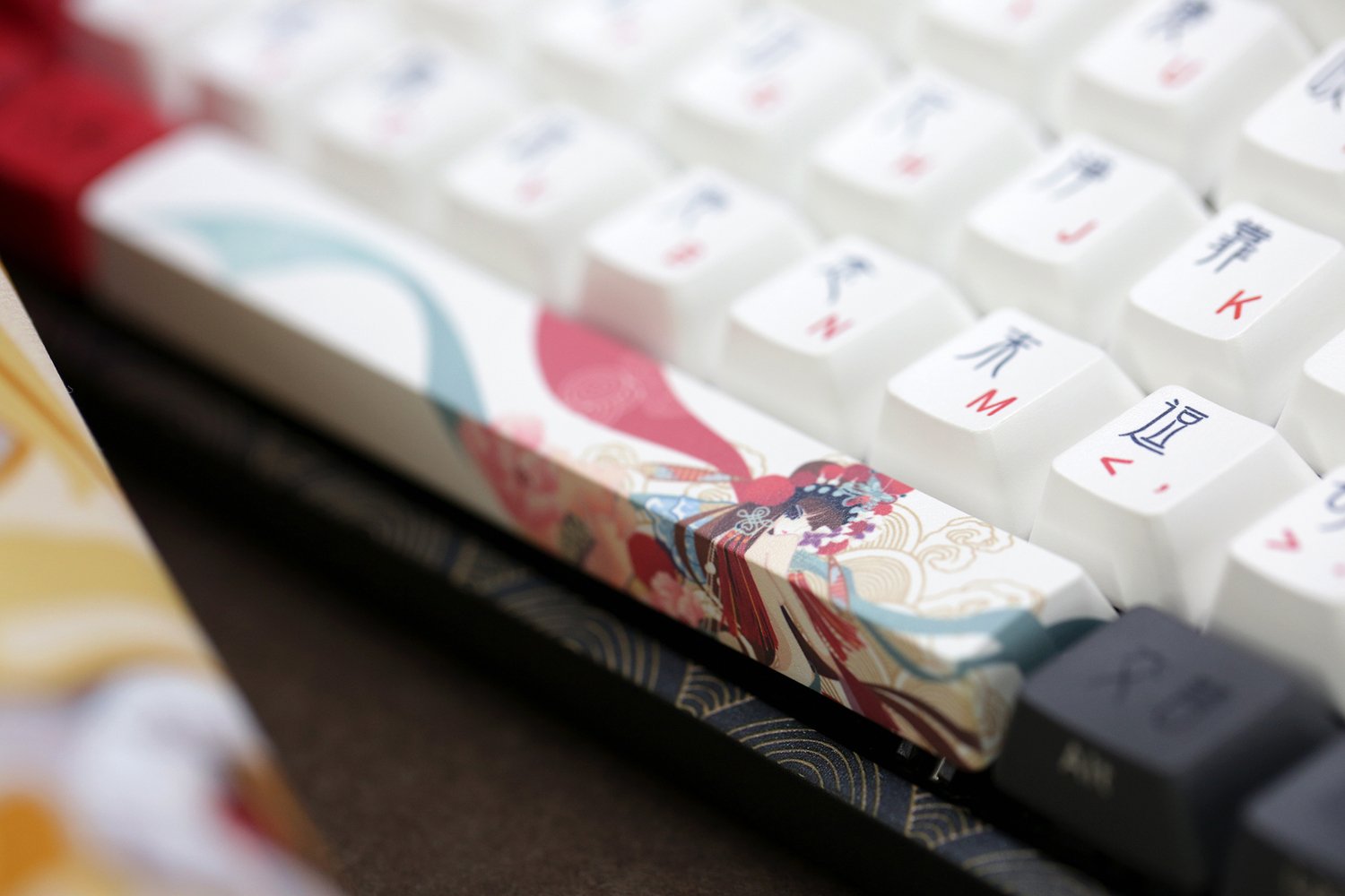 Varmilo chang e 87 ec sakura v2. Клавиатура Varmilo va87m Beijing Opera. Varmilo va87m Beijing Opera. Varmilo Beijing Opera v2 vea87 Cherry Red. Varmilo EC Daisy Switch купить.