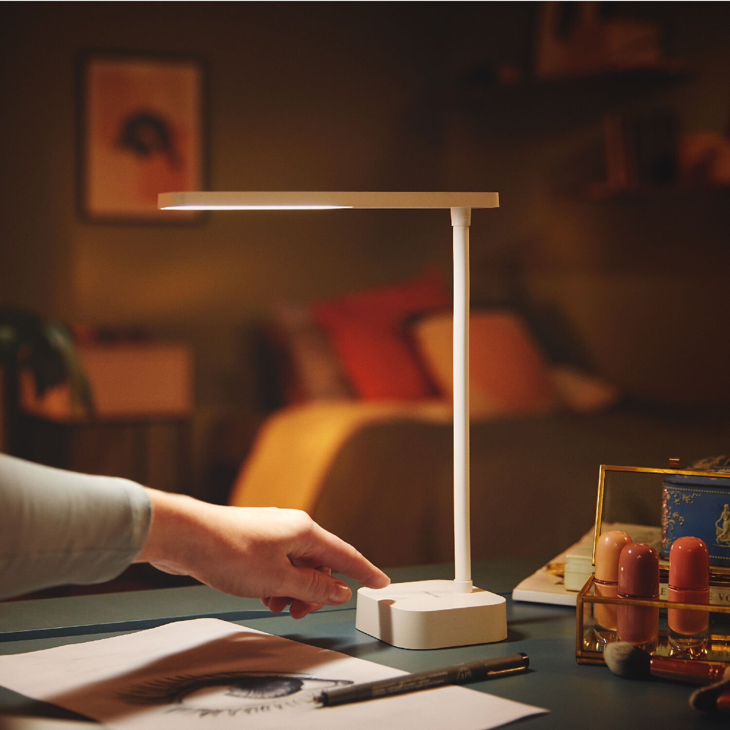 ≡ Лампа настільна акумуляторна Philips LED Reading Desk lamp Tilpa біла