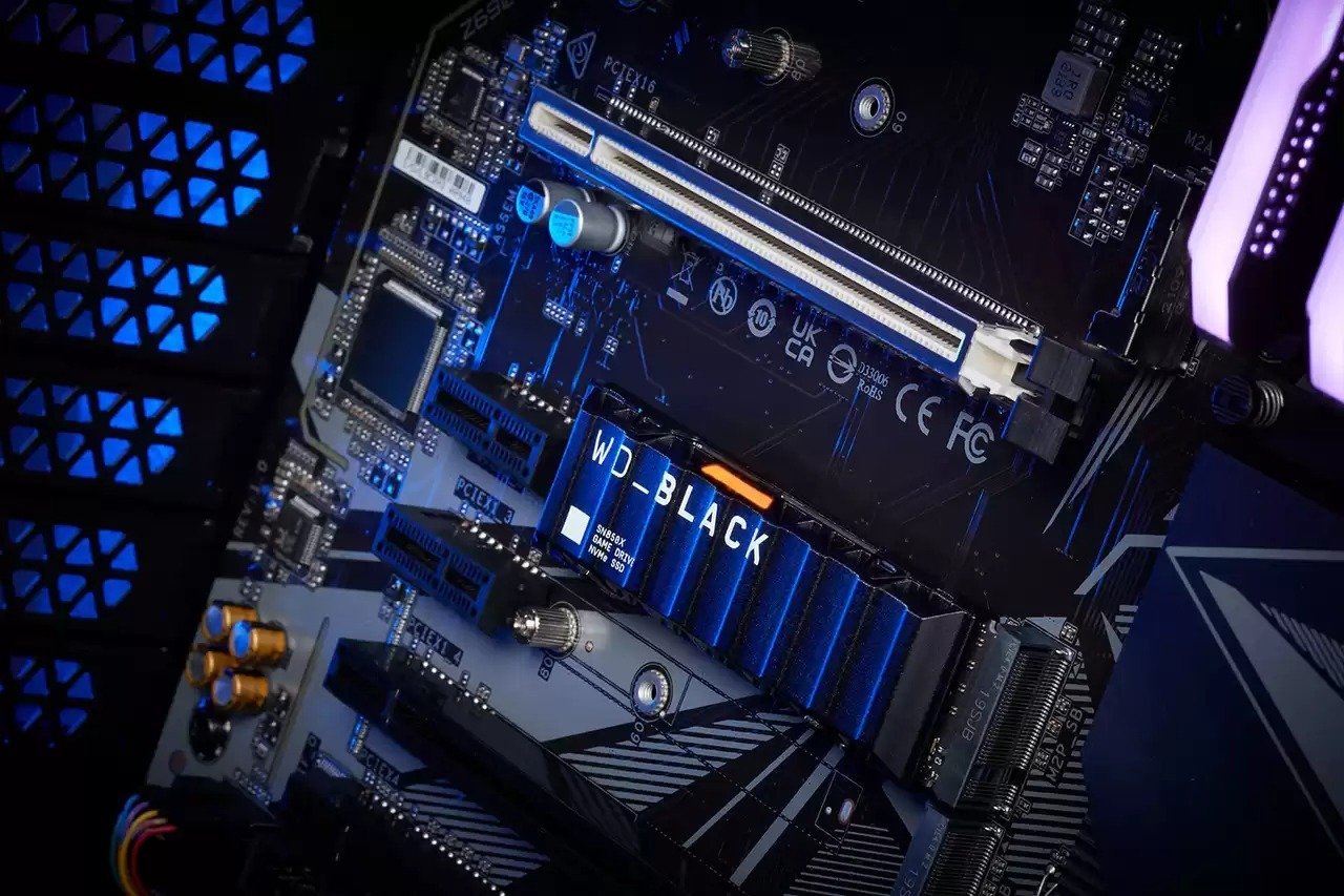 SSD накопитель WD M.2 2TB PCIe 4.0 Black SN850X Heatsink (WDS200T2XHE) фото 6