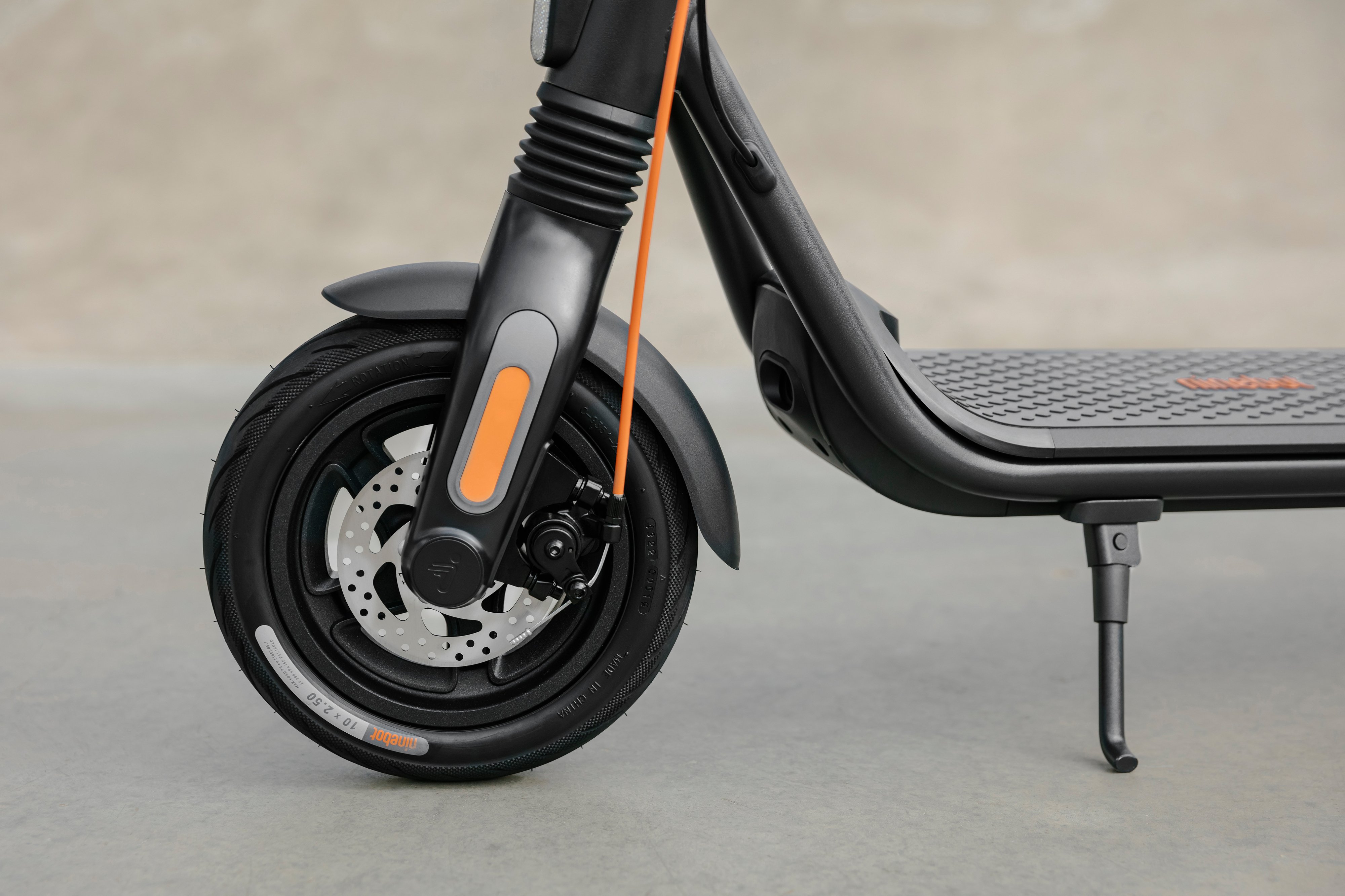 Електросамокат Segway-Ninebot F2 PRO Eфото6