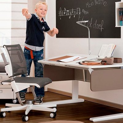 Как выбрать стол для ребенка: 4 основных критерия