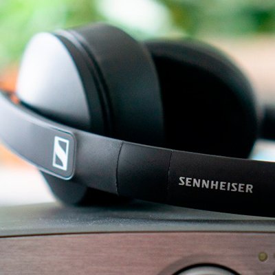 Sennheiser HD 300: огляд навушників, які в 4 рази дешевше професійної версії