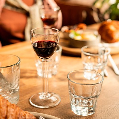 Как выбрать бокалы для вина: 4 вида для разных случаев