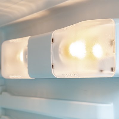 Как заменить лампочку в холодильнике: лайфхаки по 6 брендам