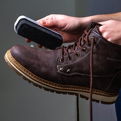 Как правильно чистить обувь, чтобы избавиться от 4 видов загрязнений