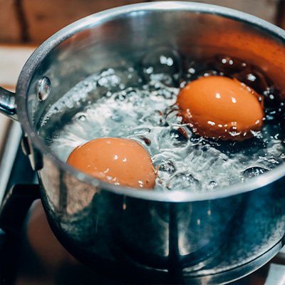 Як правильно варити яйця — 4 перевірені способи