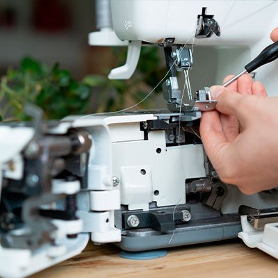 Как смазать швейную машинку — пошаговая инструкция для устройств от 3 популярных производителей