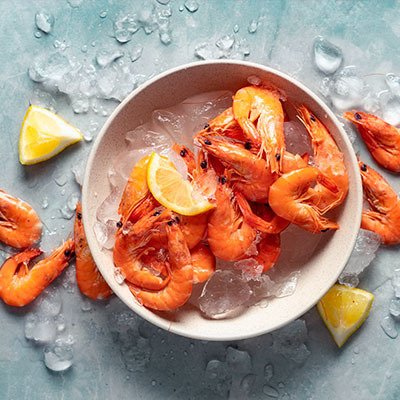 Как вкусно сварить креветки — 2 варианта приготовления сырых и замороженных морепродуктов 