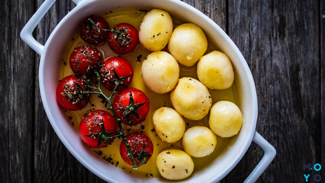 картошка с овощами в духовке