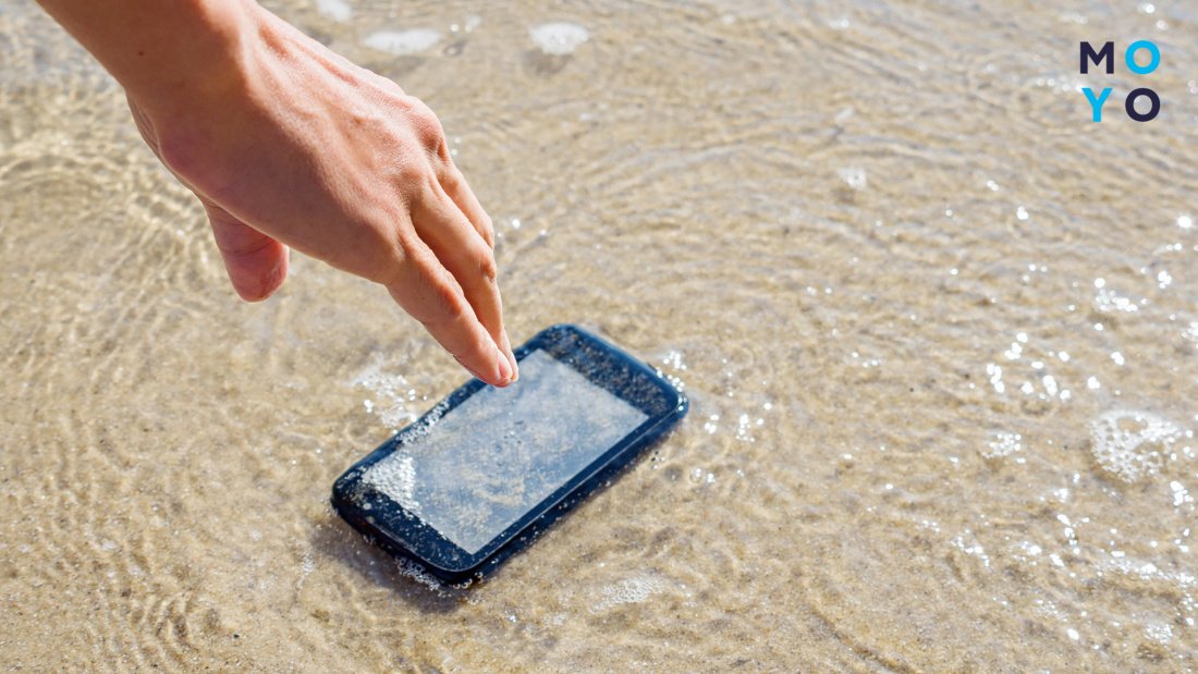 не працює смартфон після падіння у воду