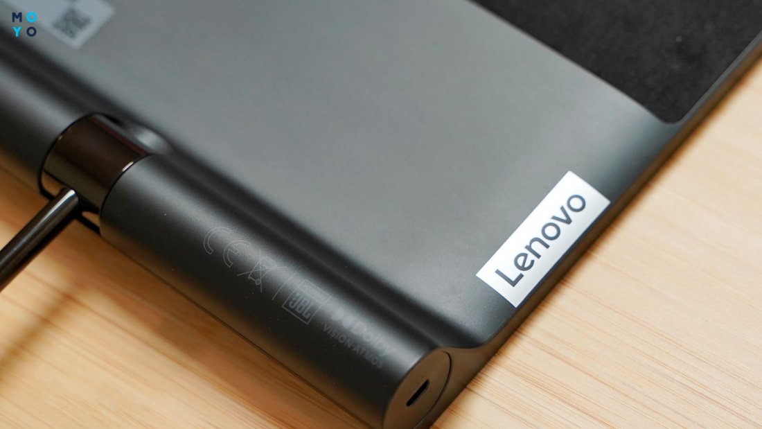 Роз'єм на корпусі планшета Lenovo Yoga Tab 13