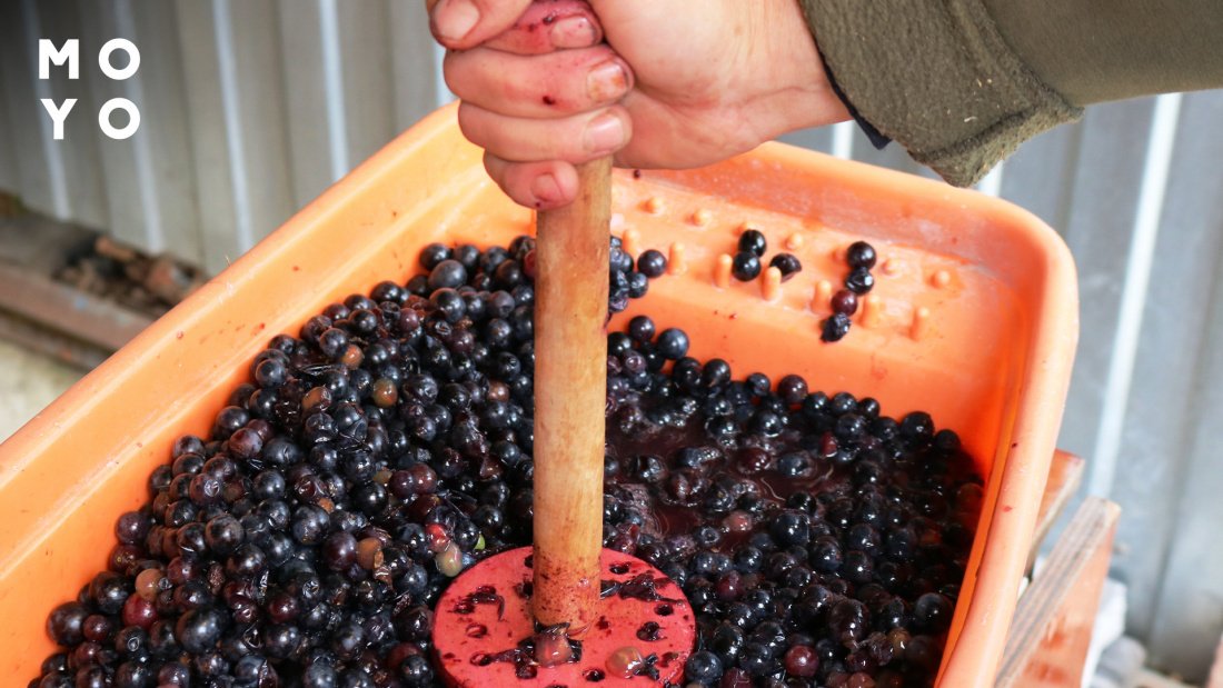 давити виноград можна підручними засобами