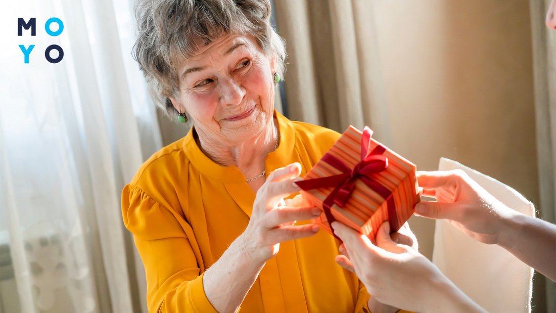 + идей, что подарить бабушке на Новый год список оригинальных и недорогих подарков