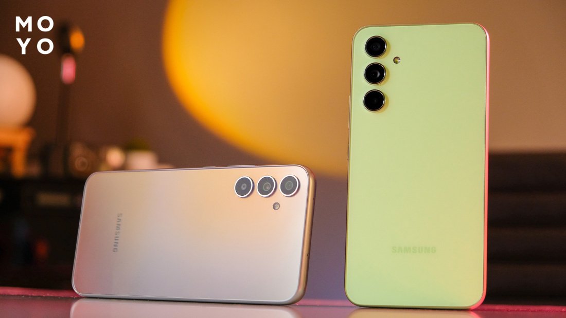 зеленый Samsung A54 меняет цвет под разным освещением