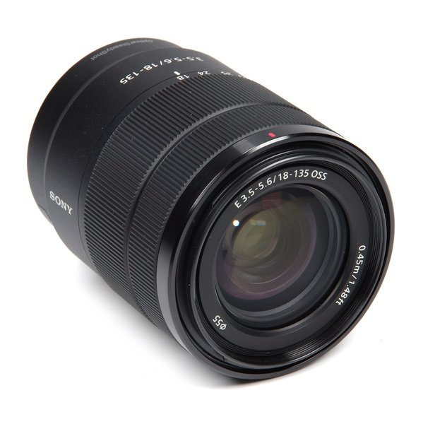 

Объектив Sony E 18-135 mm f/3.5-5.6 OSS (SEL18135.SYX)